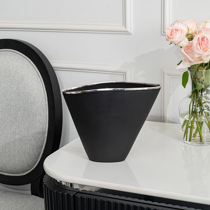 Picture in situ of the vase