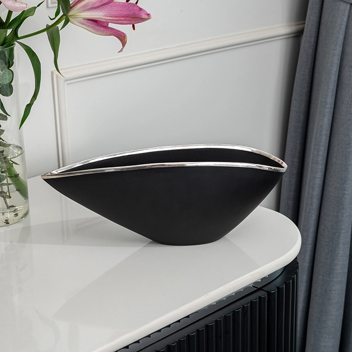 Studio picture of the vase