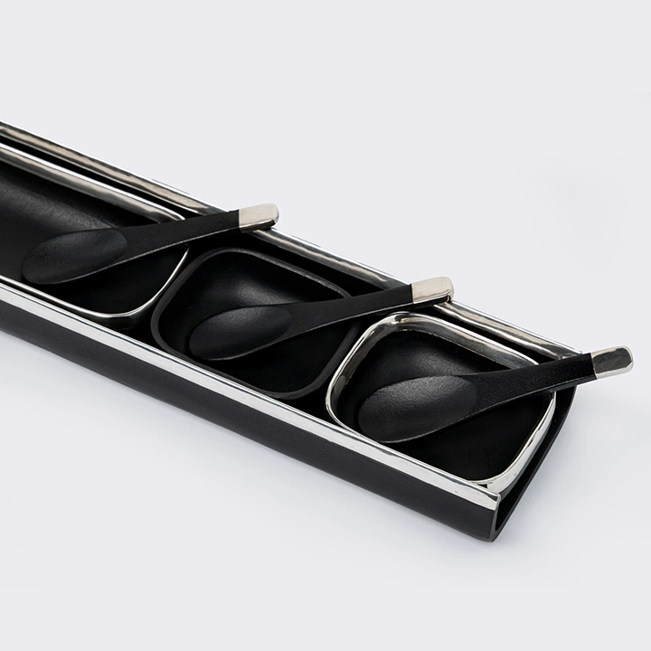 Detail picture of the trays