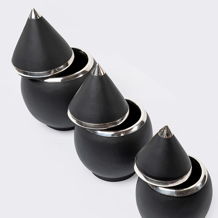 Studio picture of the Jar