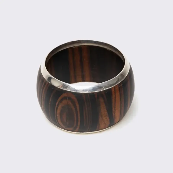 Image showcasing the bracelet in use